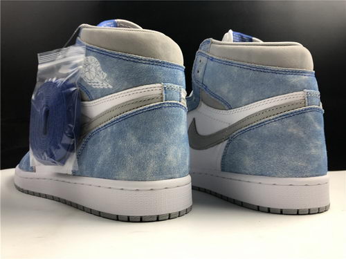 Air Jordan 1“ Hype Royal”