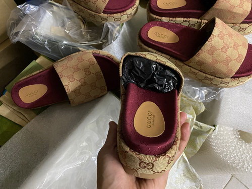 G*u*i slippers(aaa)-353