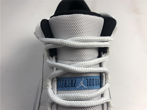 Air Jordan 11 Low”Legend Blue“