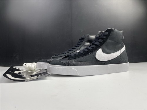 Authentic Nike Blezer Mid-001