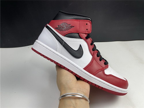 Air Jordan 1 Mid “Chicago”