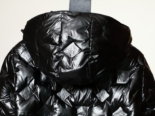 LV Coat-001