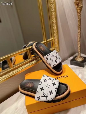 LV Slippers(AAA)-062