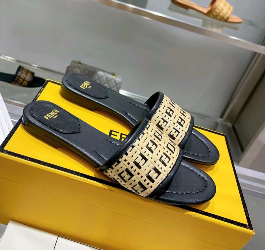 F**di slippers women(aaa)-016