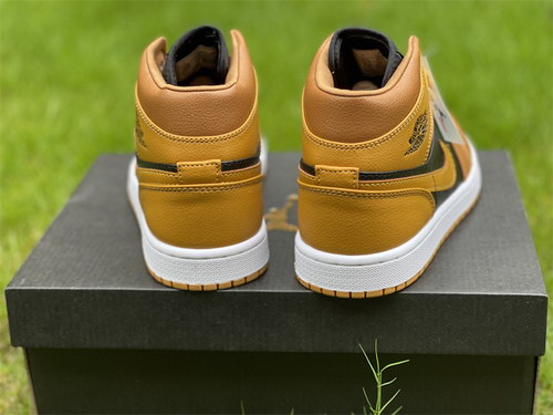 AIR JORDAN 1 MID-057