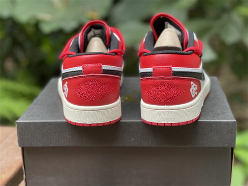 Air Jordan 1 Low-007