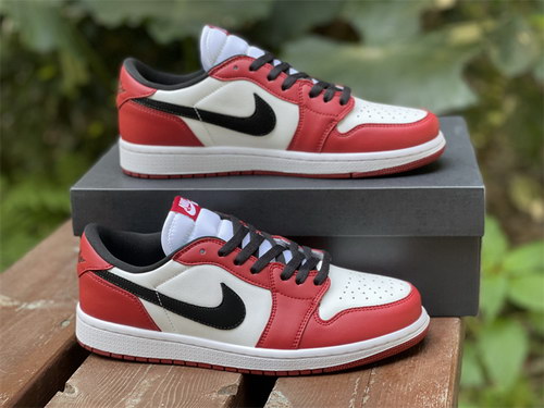 Air Jordan 1 Low OG “Chicago”