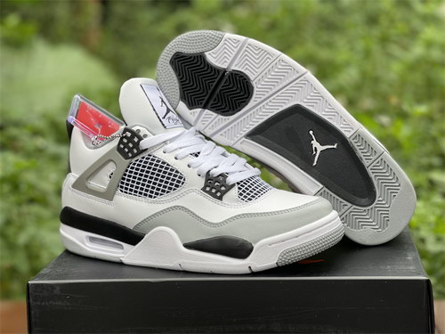 Air Jordan 4 “White Cement” New