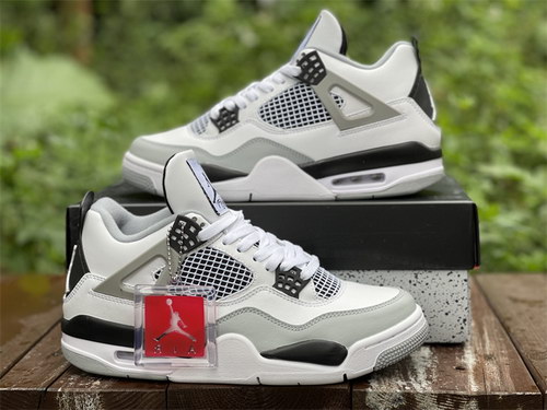 Air Jordan 4 “White Cement” New