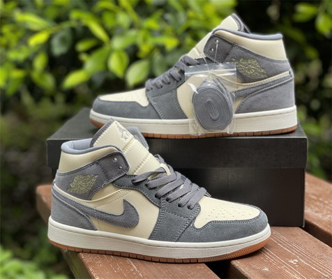 Air Jordan 1 Mid-066