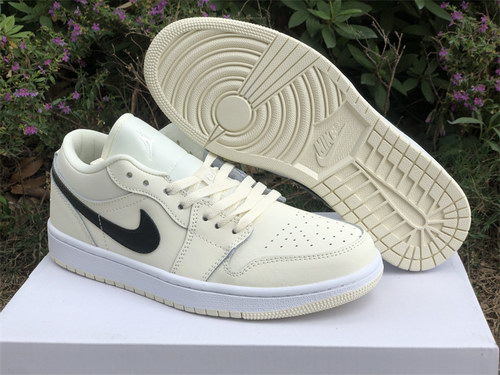 Air Jordan 1 Low-016