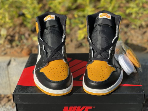 Air Jordan 1 High OG “Yellow Toe”