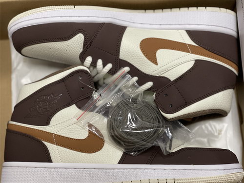 Air Jordan 1 Mid-056