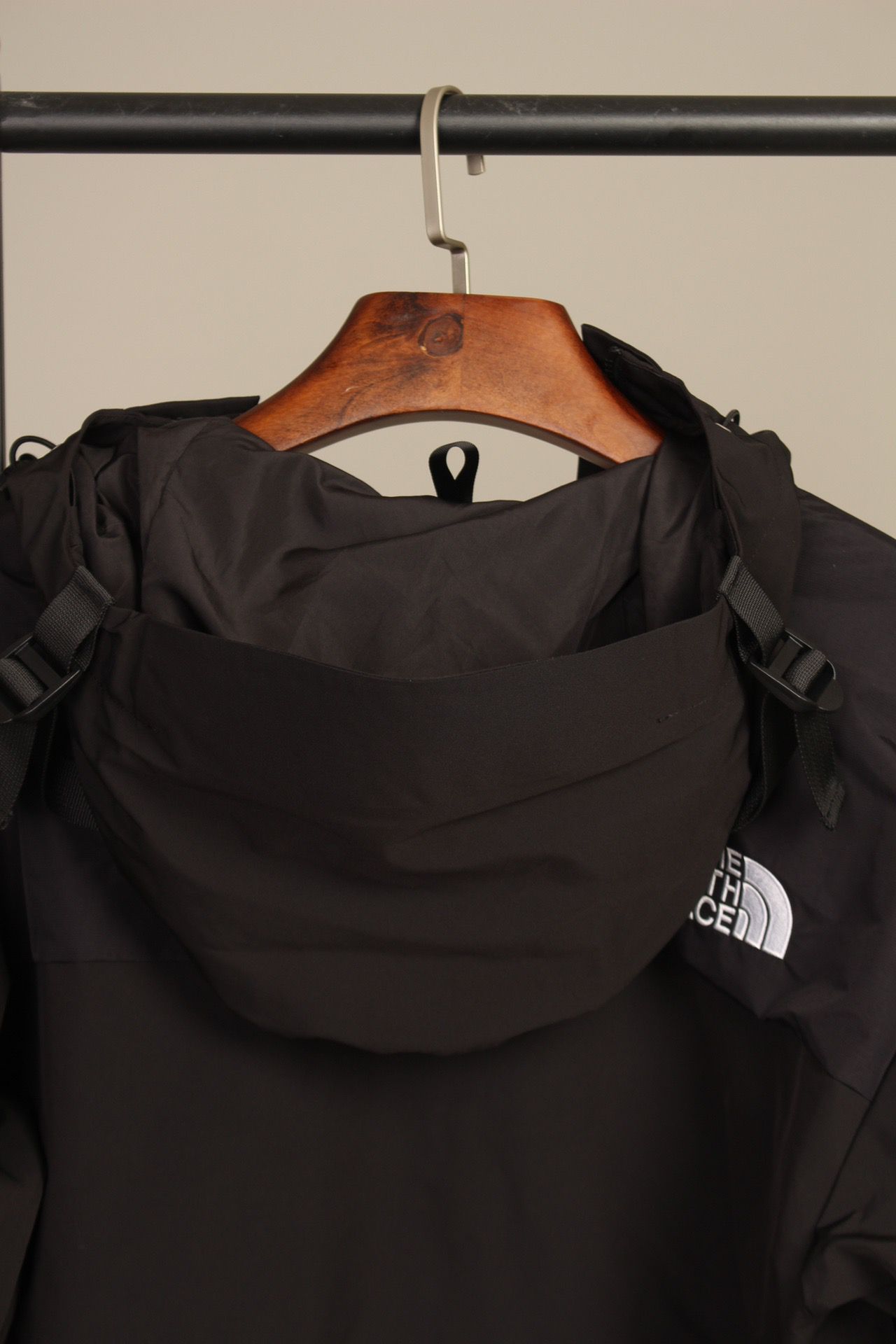 the n0*h F**e coat-015