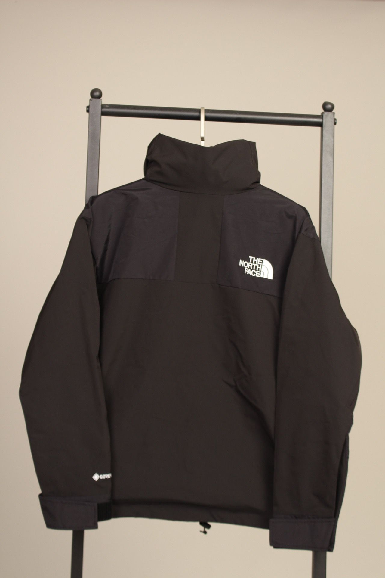 the n0*h F**e coat-015