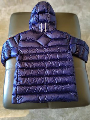 Can*a Go*e coat-185