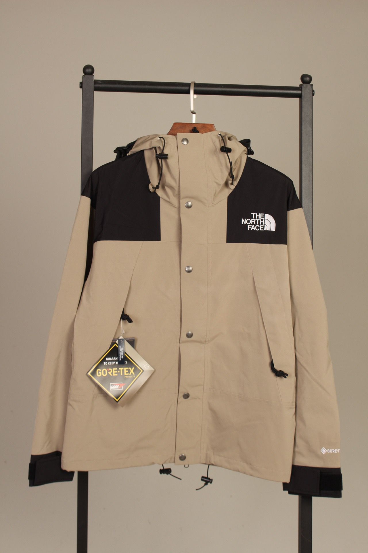 the n0*h F**e coat-022