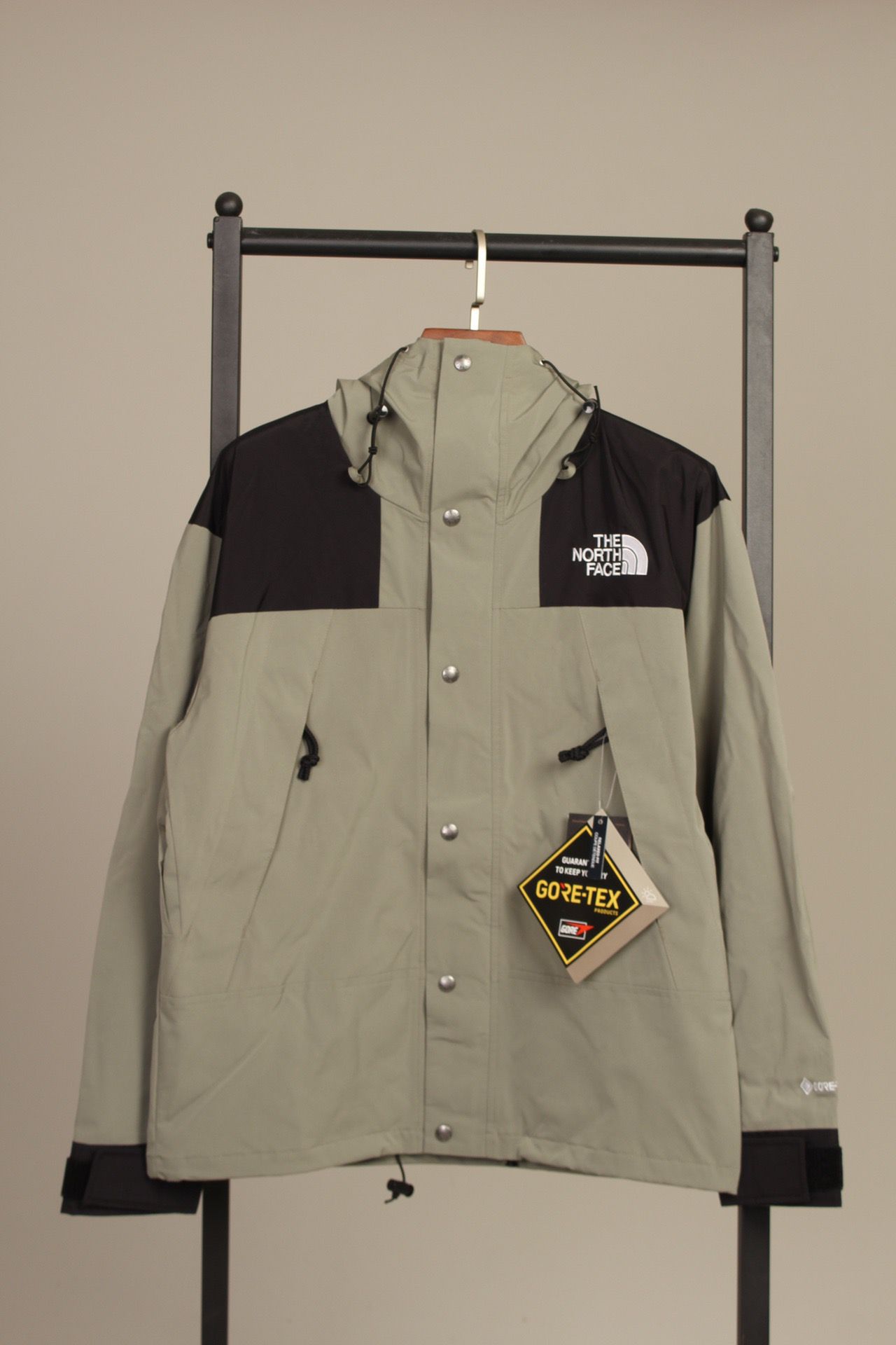 the n0*h F**e coat-017