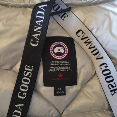 Can*a Go*e coat-186