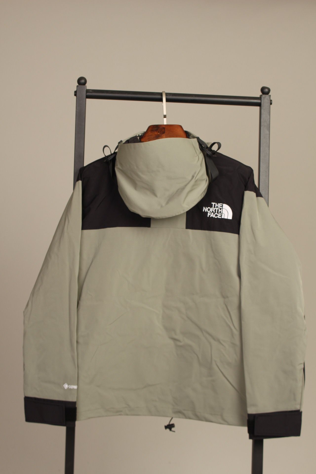 the n0*h F**e coat-017
