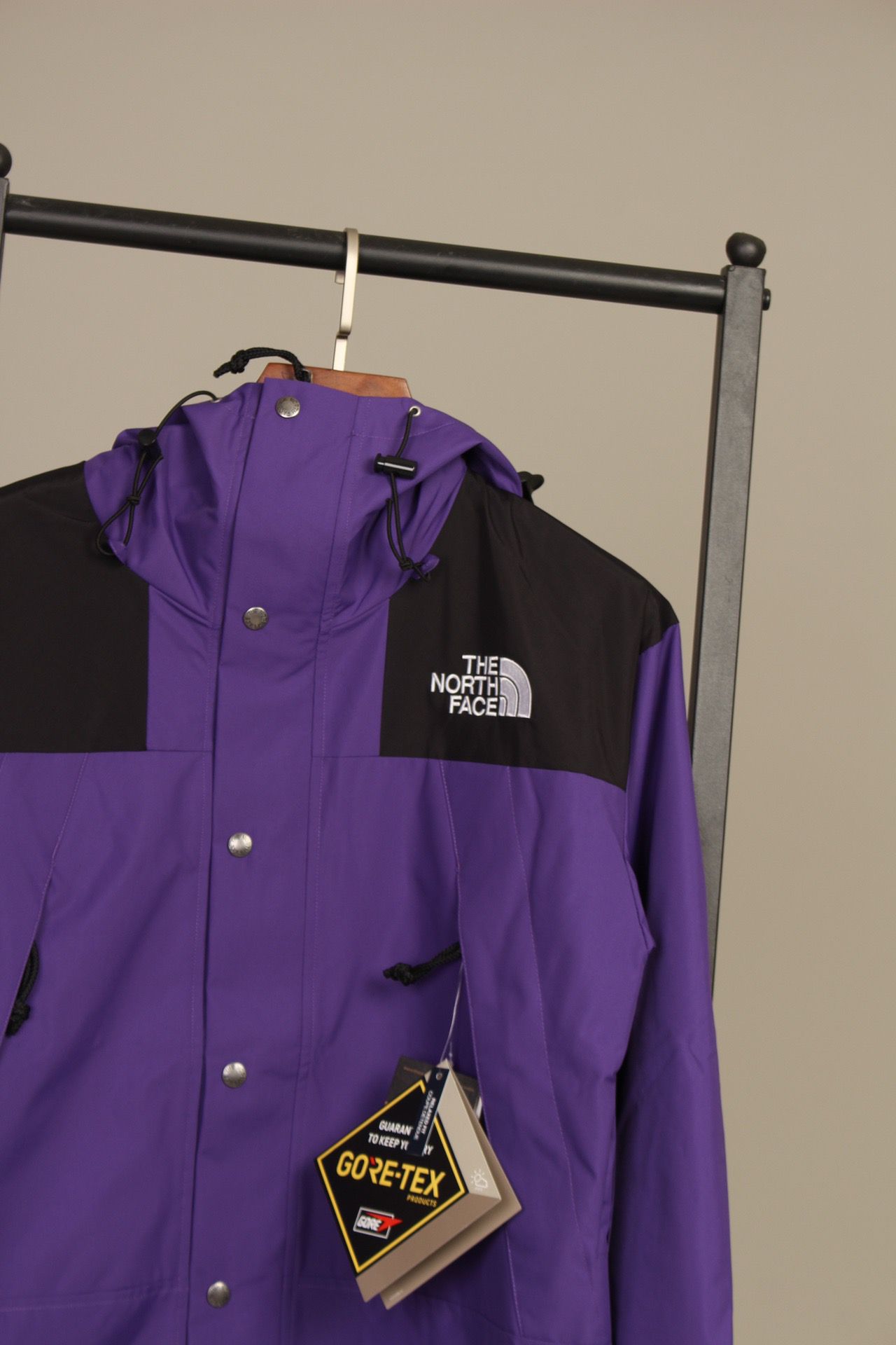 the n0*h F**e coat-023