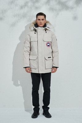 Can*a Go*e coat-203