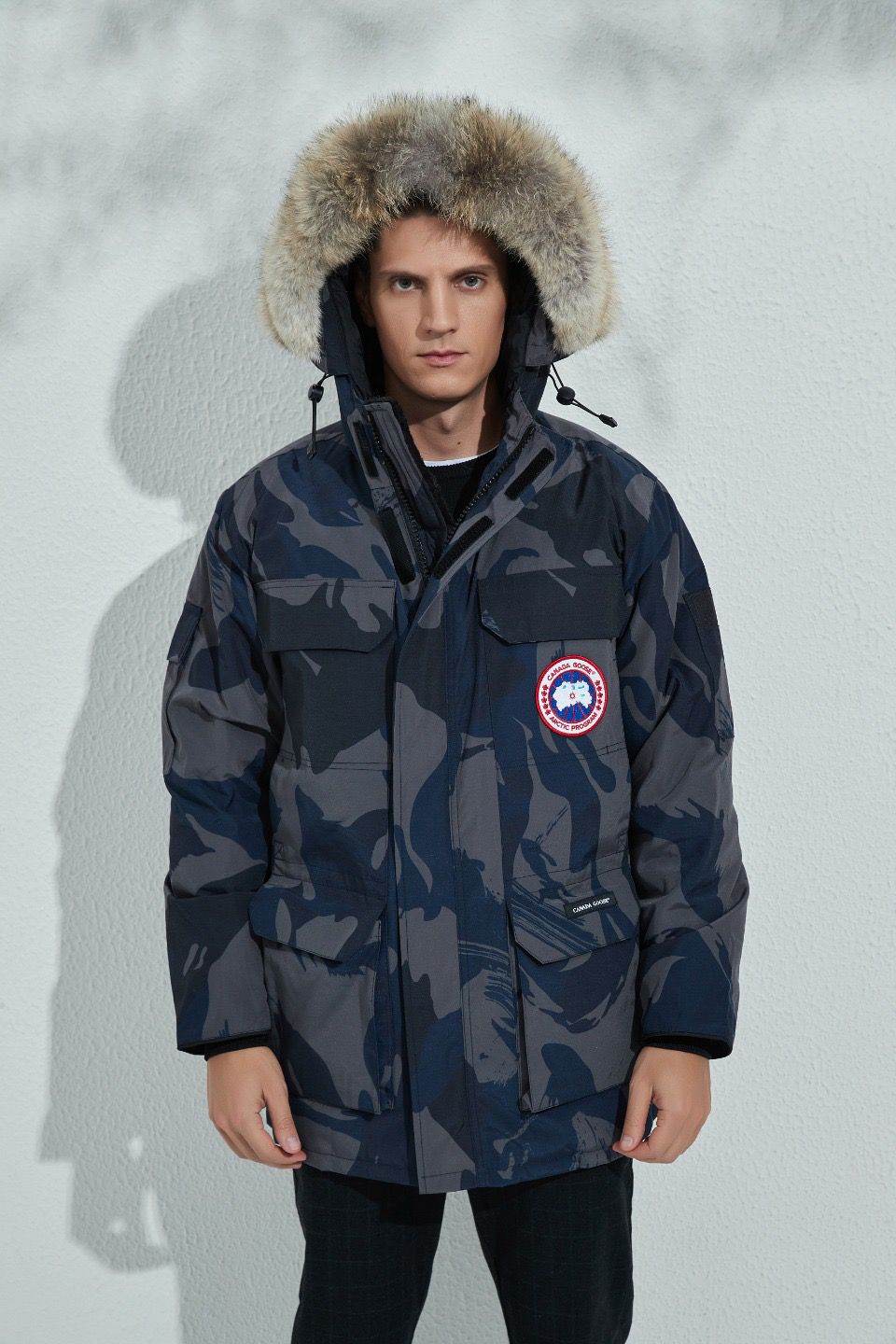 Can*a Go*e coat-194