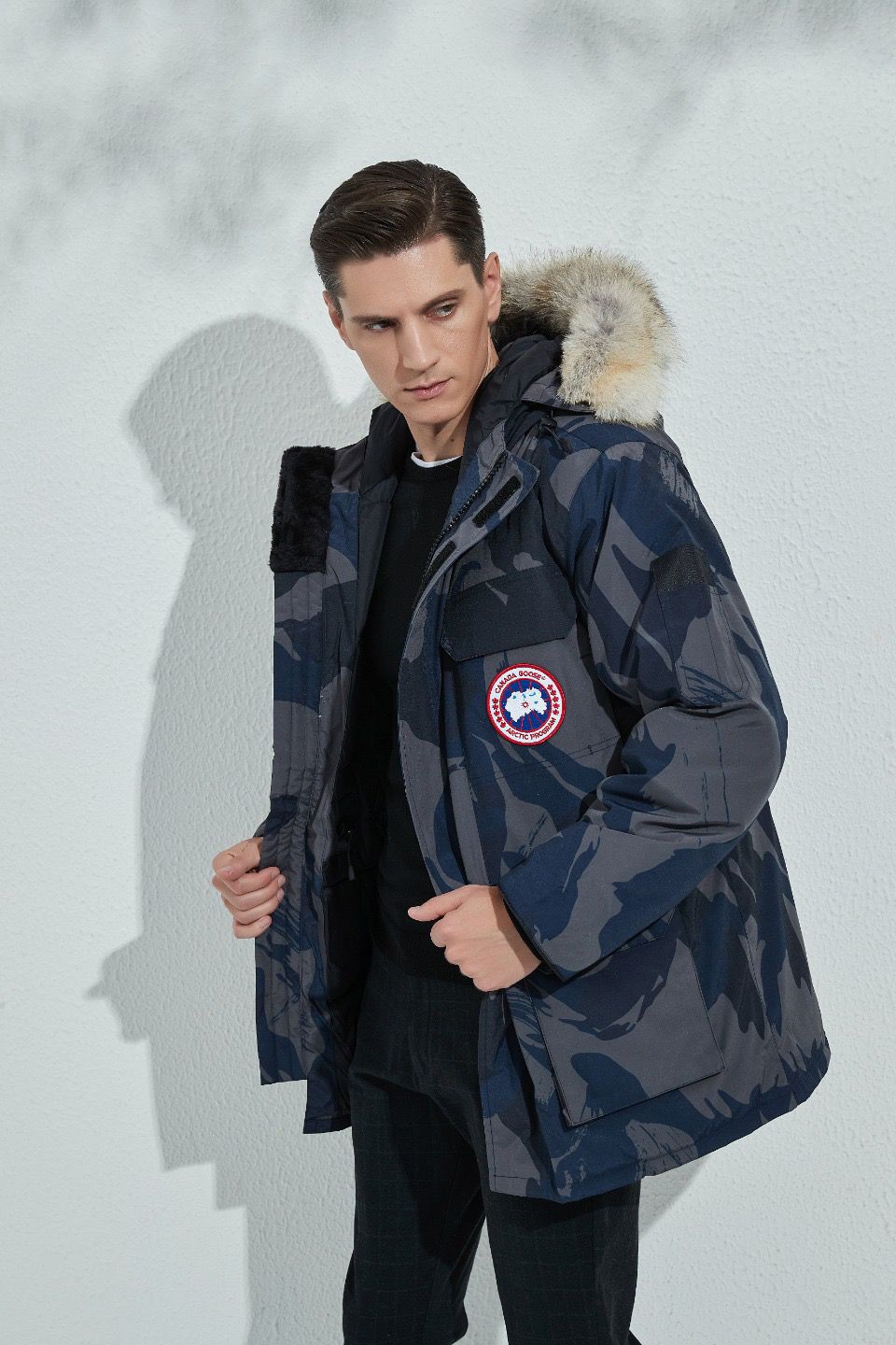 Can*a Go*e coat-194