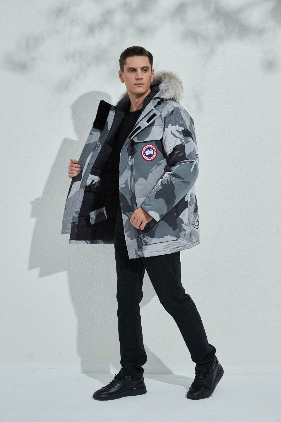 Can*a Go*e coat-200