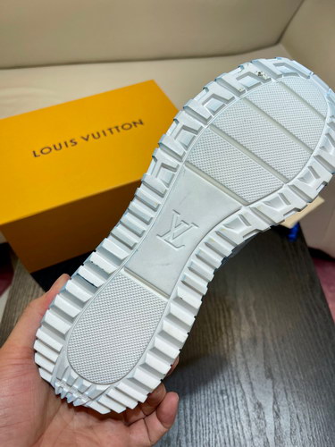 LV Shoes(AAA)-808
