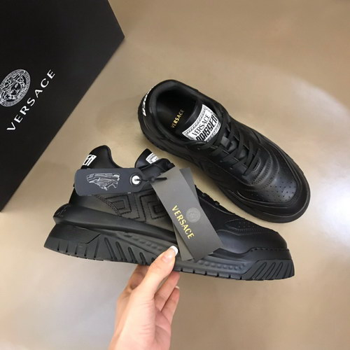 Versace Shoes(AAA)-182