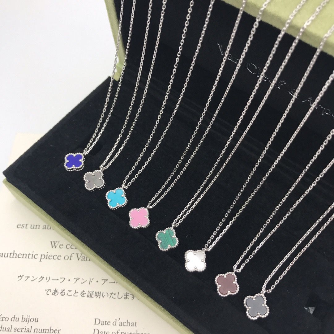 V*n Cl**f & Ar**ls necklace-002