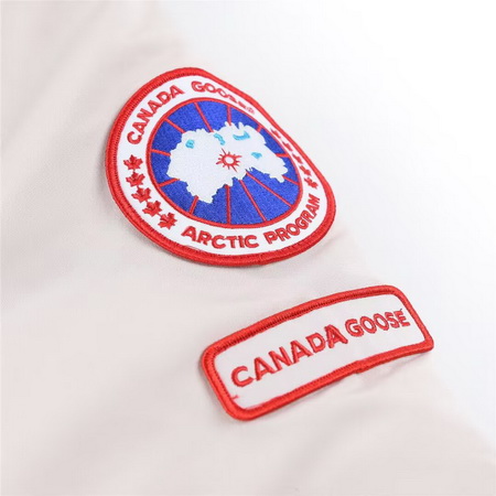 Can*a Go*e coat-207