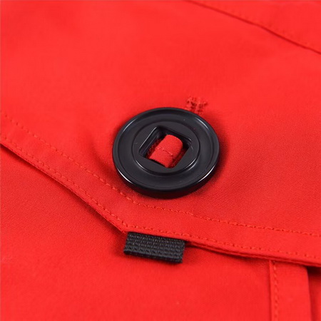 Can*a Go*e coat-208