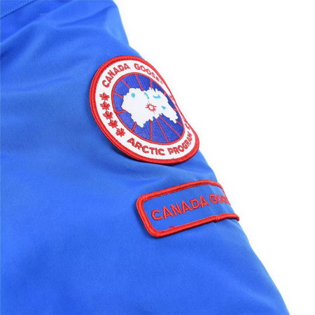 Can*a Go*e coat-210