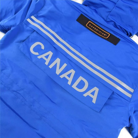 Can*a Go*e coat-210