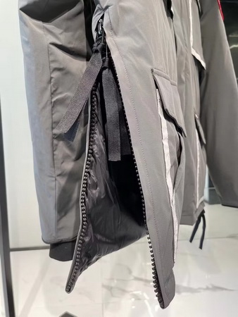 Can*a Go*e coat-211