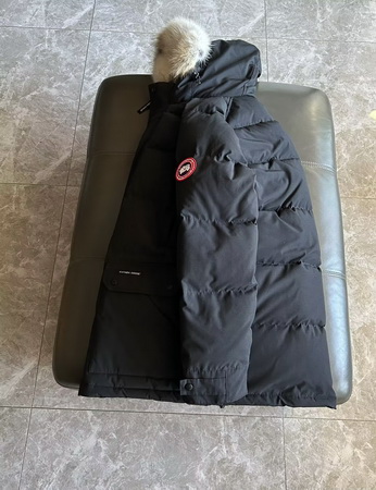 Can*a Go*e coat (black)-221