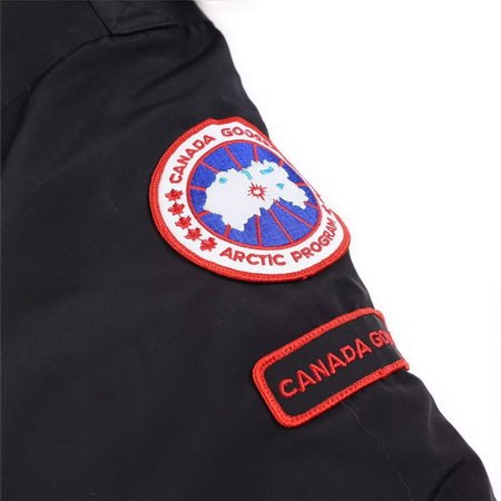 Can*a Go*e coat-230