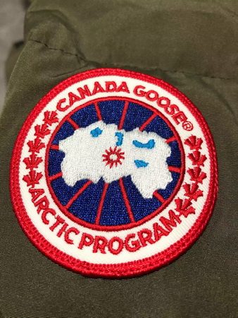 Can*a Go*e coat (e30)-225