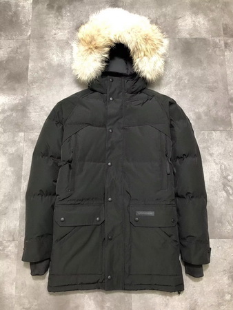 Can*a Go*e coat (e30)-223
