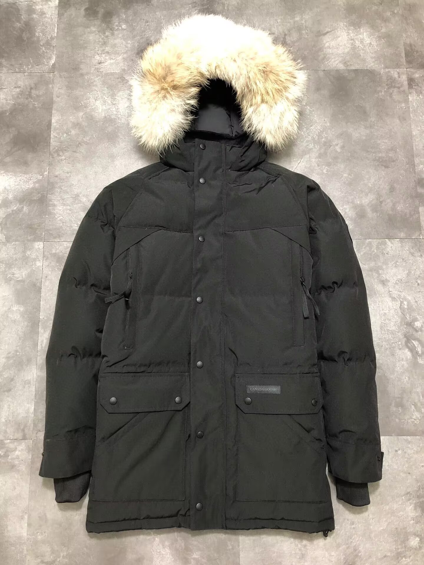 Can*a Go*e coat (e30)-223