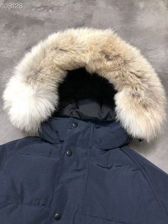 Can*a Go*e coat (e30)-222