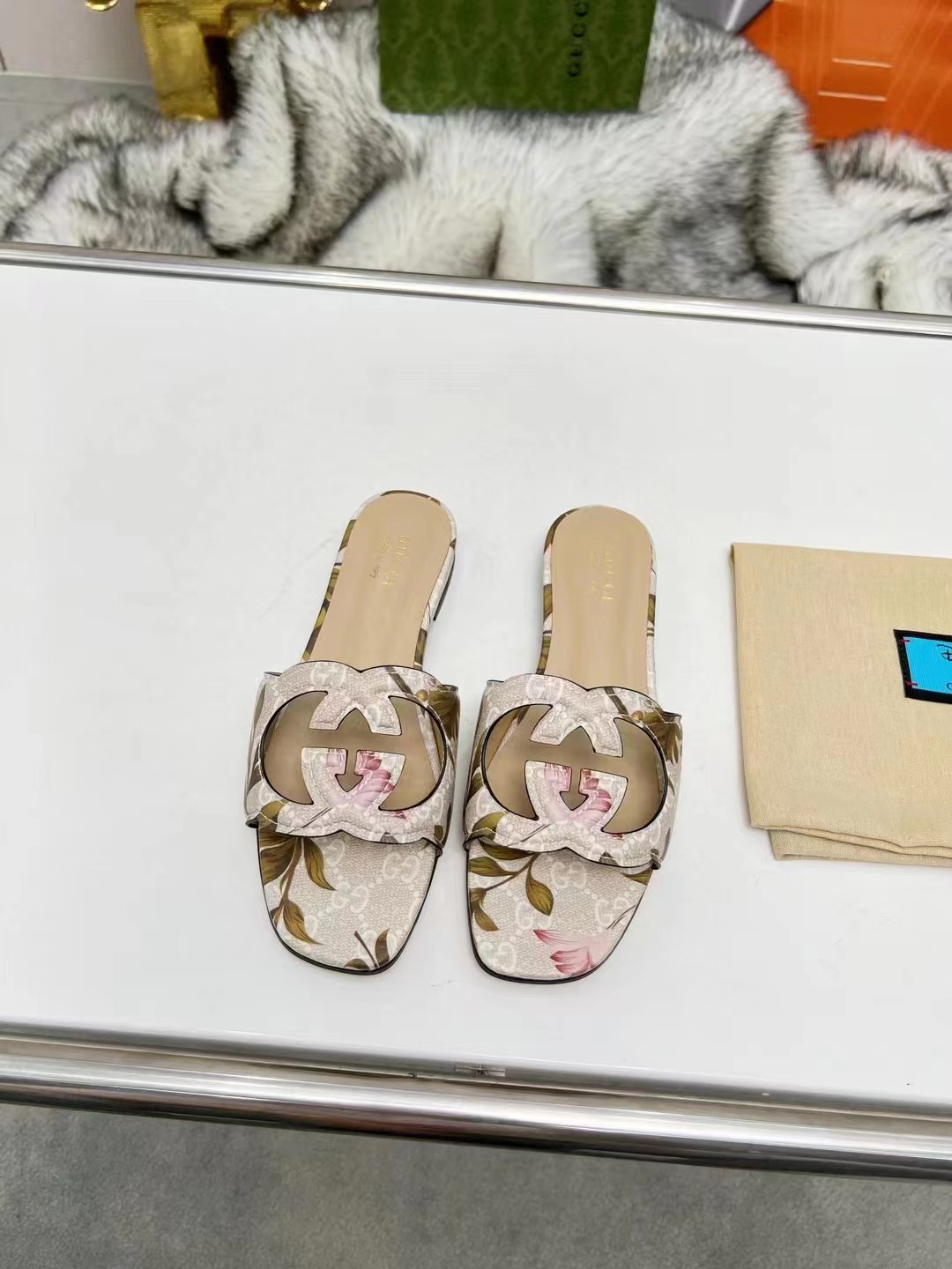 G*u*i slippers women(aaa)-160