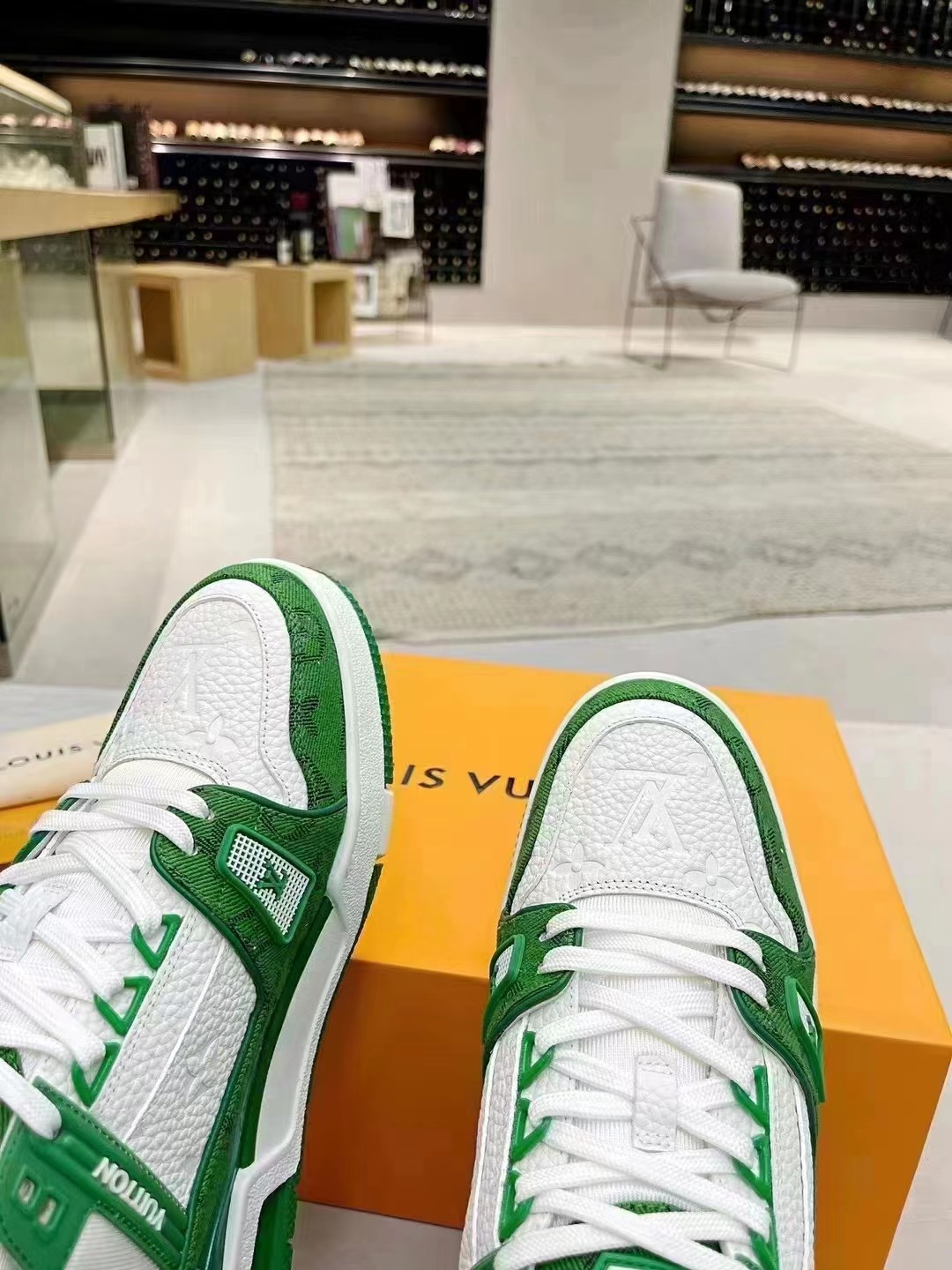 LV Shoes(AAAA)-900