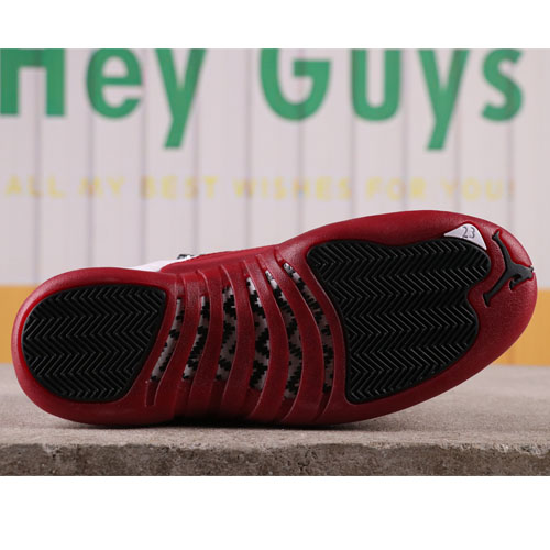 Air Jordan 12 Cherry