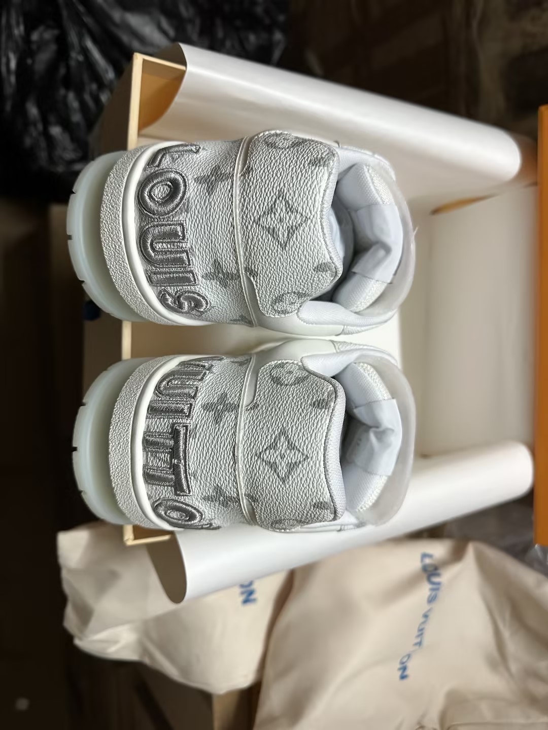 LV Shoes(AAAA)-913