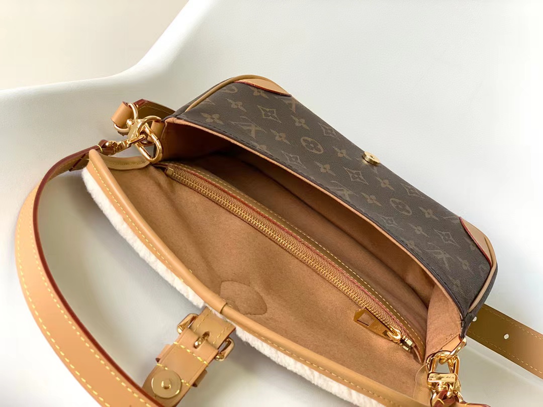 LV Handbags AAA(Women)-137
