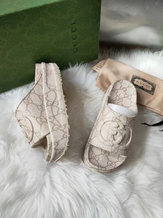 G*u*i slippers(aaa)-448