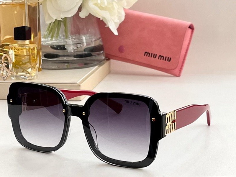 M*um*u-1102